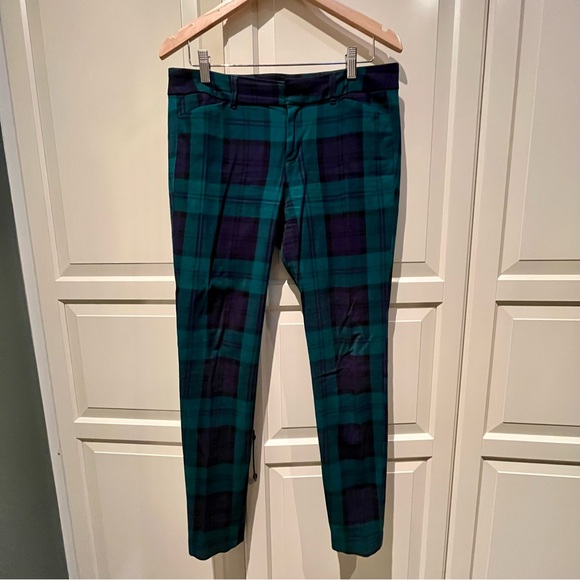 Old Navy Sz 6 Mid-Rise Printed Pixie Ankle
Pants, Black Watch - Picture 3 of 7